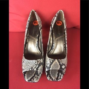 Tahari Snakeprint Pumps